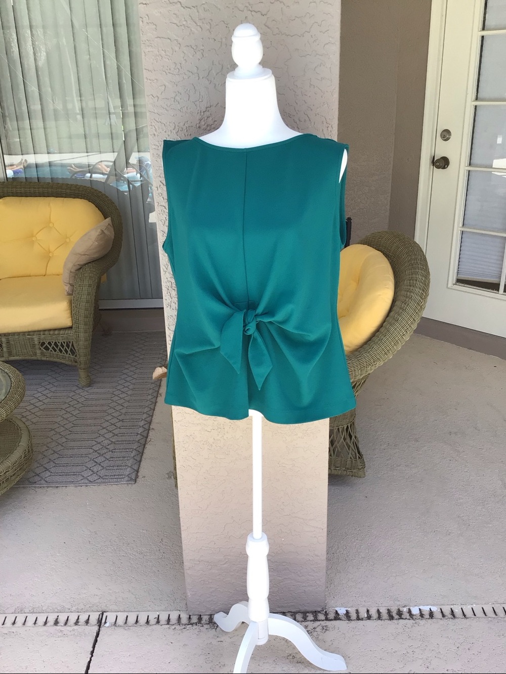 Ann Taylor  twist front blouse